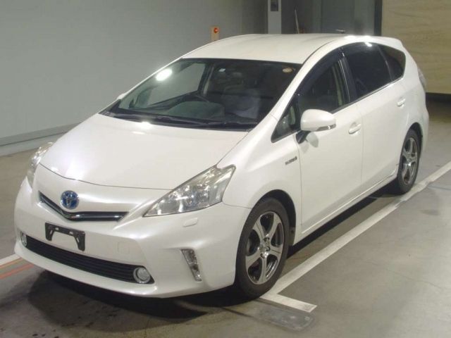 735 Toyota Prius alpha ZVW40W 2012 г. (TAA Hiroshima)